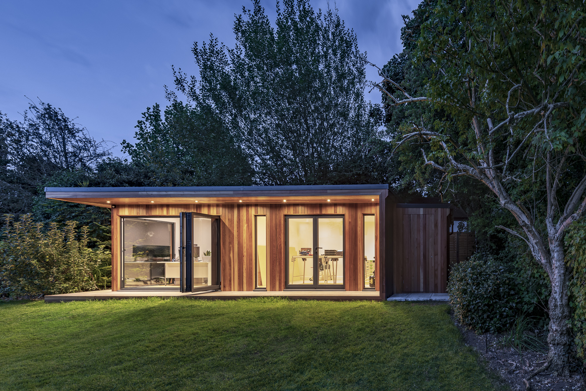 Owl Garden Studios Home Office and Workshop In Tadworth